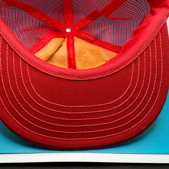 Vintage Shell Oil and Gas Hat - Canada Made - Red Trucker Cap - Picture 10 of 14